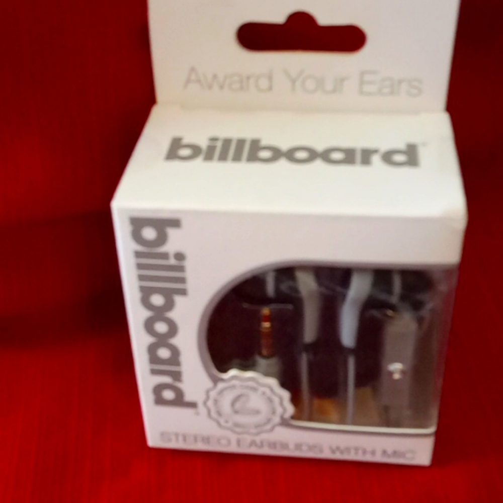 Earbuds with mic
